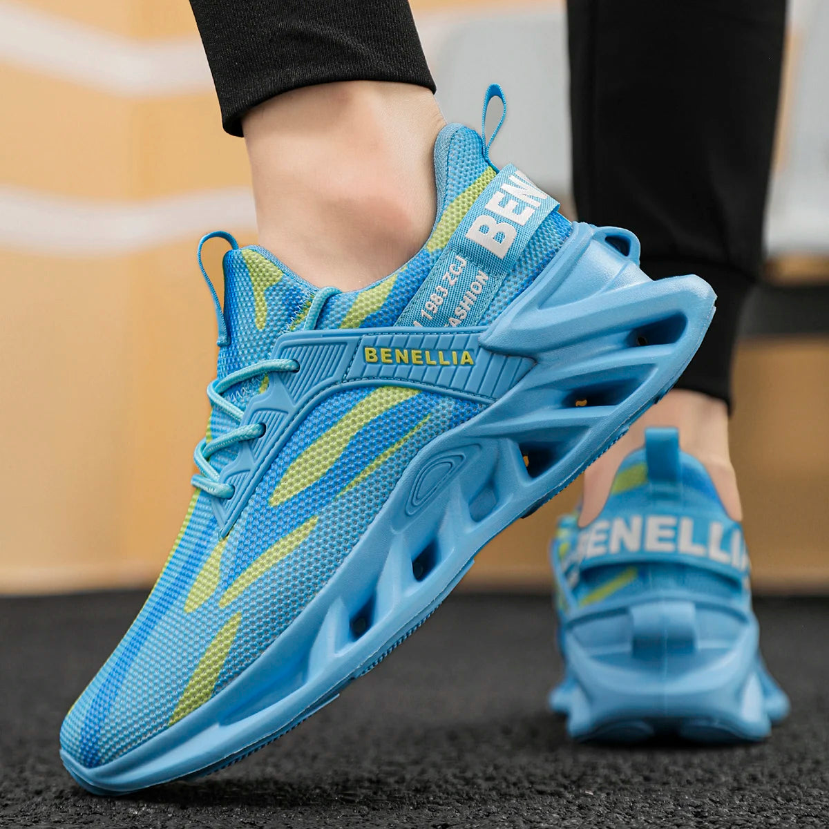 Unisex Breathable Mesh Running Shoes For Daily Athletic Training
