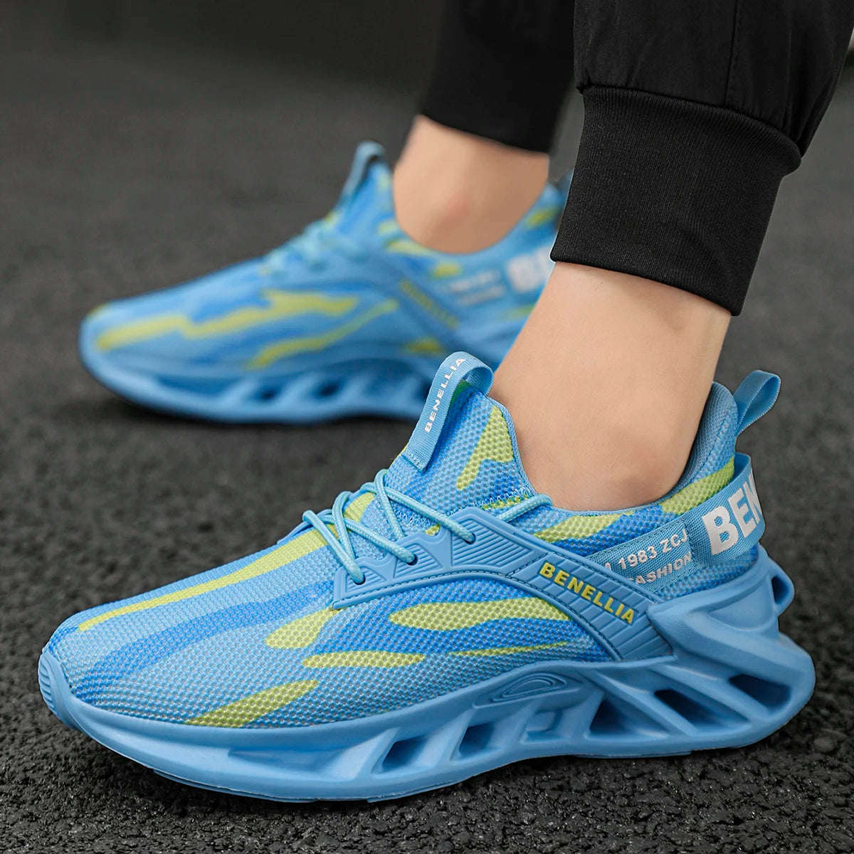 Unisex Breathable Mesh Running Shoes For Daily Athletic Training